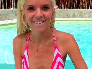 Attraktive Bikinimädchen Werden Abgeholt Und Danch Gefickt