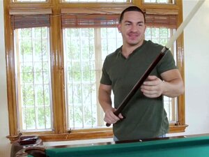 Russischer Teen Verliert Pool-Game Und Bekommt Ihre Muschi Von Einem Schwanz Auf Dem Billiardtisch Genagelt