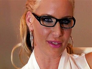Der Lehrer Danny Mountain Trifft Zwei Böse Mädels Amber Ashlee Und Phoenix Marie In Seinem Büro Der Lehrer Danny Mountain Trifft Zwei Böse Mädels Amber Ashlee Und Phoenix Marie In Seinem Büro