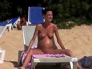 Schwangere Frauen Nackt Am Strand - FKK Bilder und Fotos