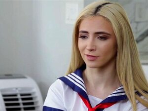 Geile heiße zierliche Brünette mit großem Sexappeal Geile heiße zierliche Brünette mit großem Sexappeal