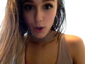 Hübsches Webcam Teen Zeigt Ihre Nasse Muschi