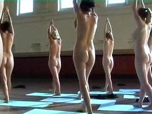 Yoga porno nackt